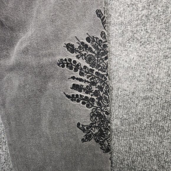 WE THE FREE PEOPLE Gray Embroidered Straight Leg Raw Hem Denim Jeans SIZE 26 - Picture 8 of 16